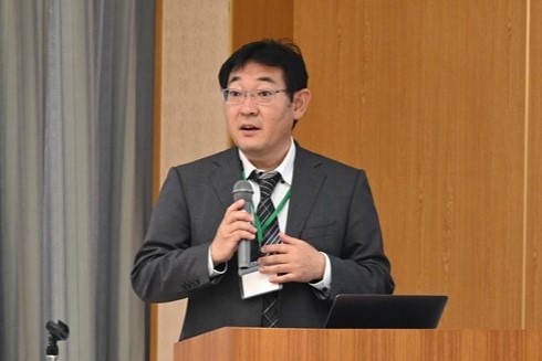Prof. A. Wakamiya (Kyoto)